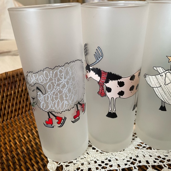 Set of 4 Darington Holiday Farm Animals Frosted Highball Glasses - Picture 2 of 6